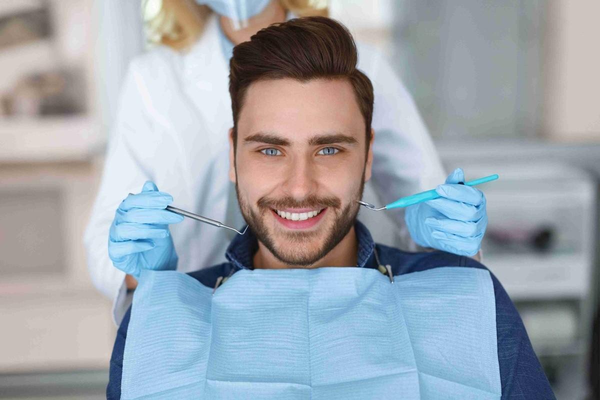 Featured image for “Are teeth whitening Scarborough Right for Dull or Stained Teeth?”